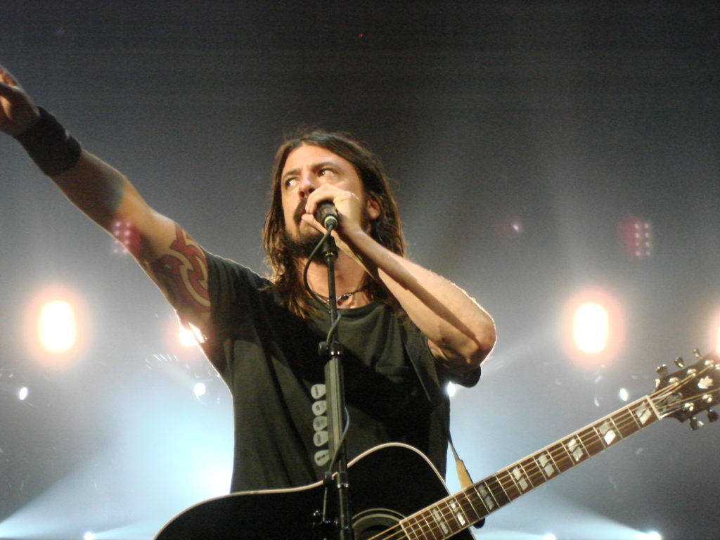 Dave Grohl - Bild: Lindsay from Pittsburgh, CC BY 2.0, via Wikimedia Commons