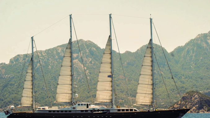 Luxus-Yacht Phocéa - Bild: Cyr0z, CC BY-SA 3.0, via Wikimedia Commons