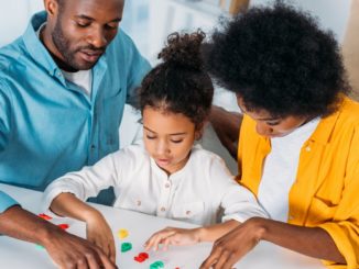 Studie: Mehrheit der Eltern fühlt sich in Pandemie von Politik vernachlässigt