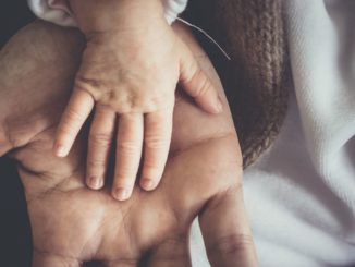 Deutsche Väter bei Geburt im Durchschnitt drei Jahre älter als Mütter