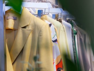 Initiative fordert steuerfreie Spenden statt Vernichtung unverkaufter Textilien – Finanzministerium will „Vorschlag vorlegen“