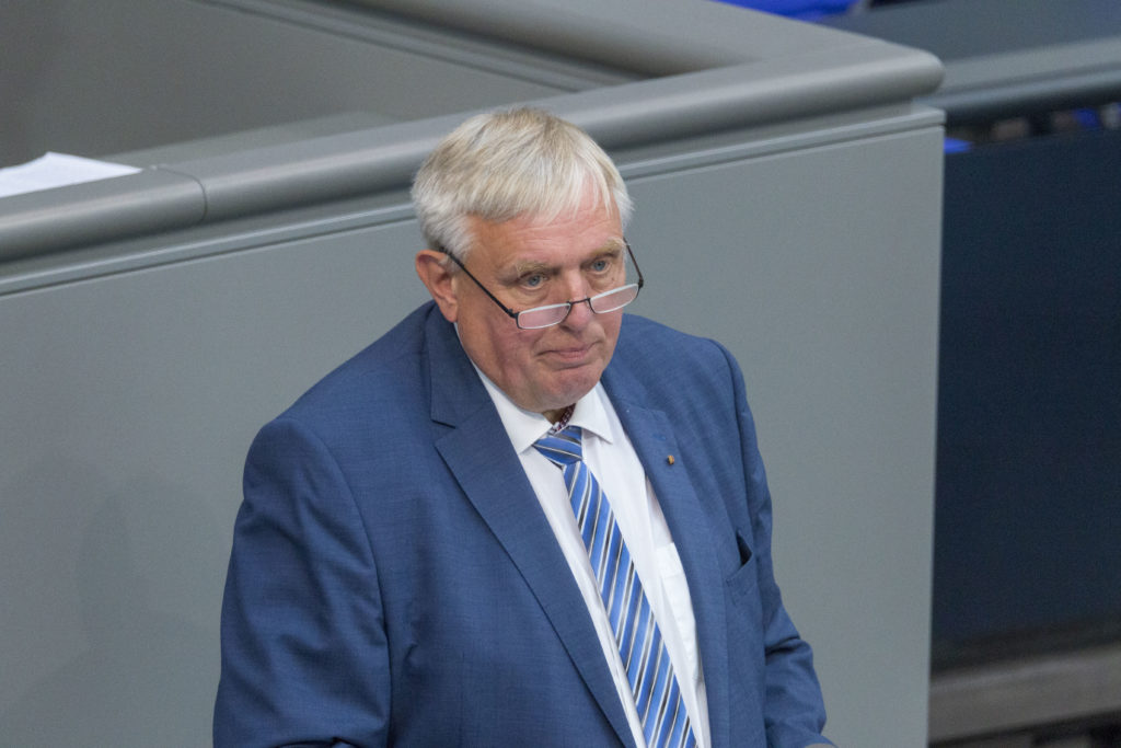 NRW-Gesundheitsminister Laumann hätte „null Probleme“ mit Astrazeneca-Impfung