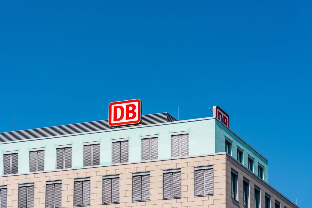 Deutsche Bahn - Bild: JJFarquitectos via Twenty20