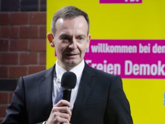 FDP-Generalsekretär wirft Merkel „sprunghaftes Regieren“ in Corona-Pandemie vor