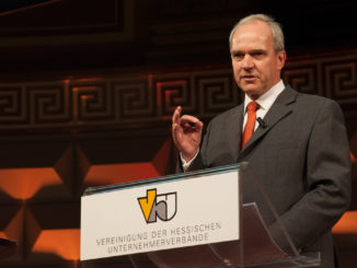 Spitzenmanager Kley für gesetzliche Grenze bei Aufsichtsratsmandaten