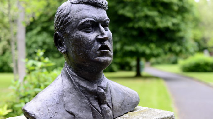 Büste von Michael Collins - Bild: Osama Shukir Muhammed Amin FRCP(Glasg), CC BY-SA 4.0, via Wikimedia Commons