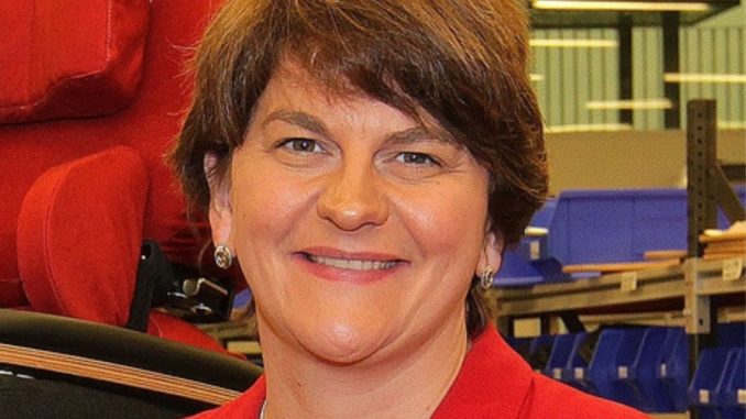 Arlene Foster - Bild: Northern Ireland Office, CC BY 2.0, via Wikimedia Commons