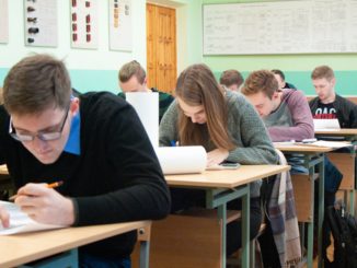 Bundesbildungsministerin Karliczek für flächendeckende Lernstandtests an Schulen