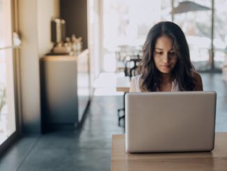 Onlinestudium geht jedem zweiten Studierenden auf die Psyche