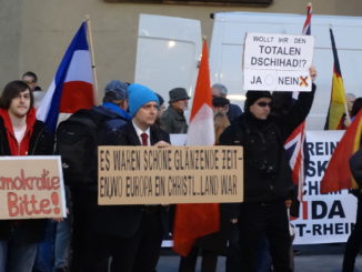 Vom Facebook-Protest zum Steigbügelhalter für die AfD und die Rechten