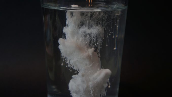 Titandioxid in Wasser