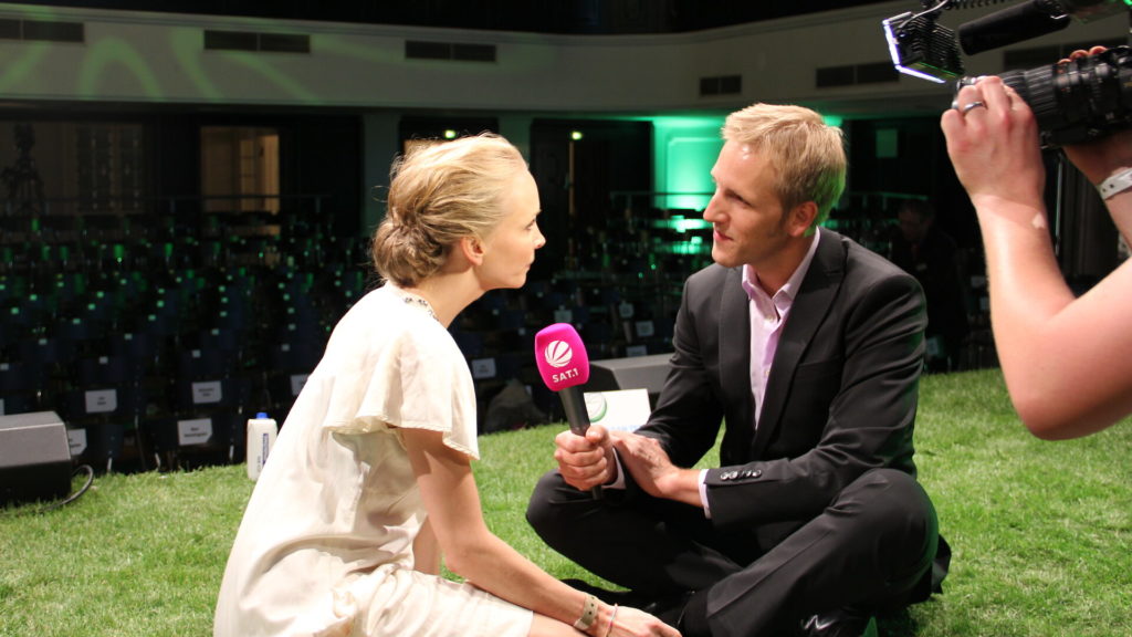 Jan Hahn im Interview mit Schauspielerin Janin Reinhardt - Bild: Love Green/CC BY 2.0