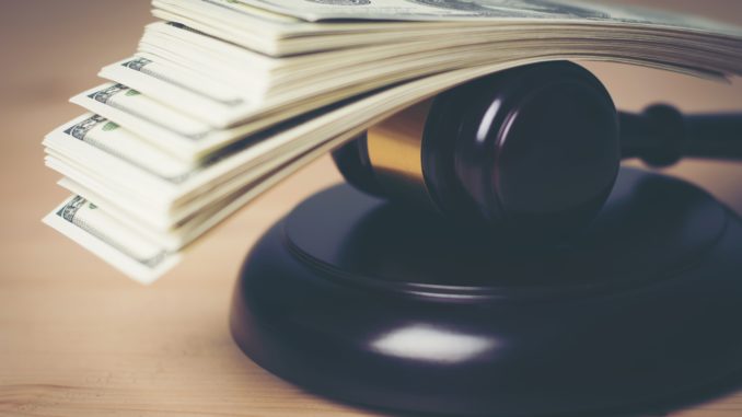 Auktion - Bild: JohnstockerPhotography via Twenty20