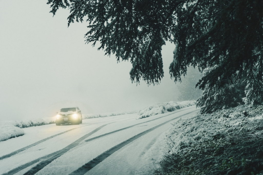 „Auch Ganzjahresreifen sind nicht wartungsfrei“ – Reifenprofis geben Tipps für den Winter!