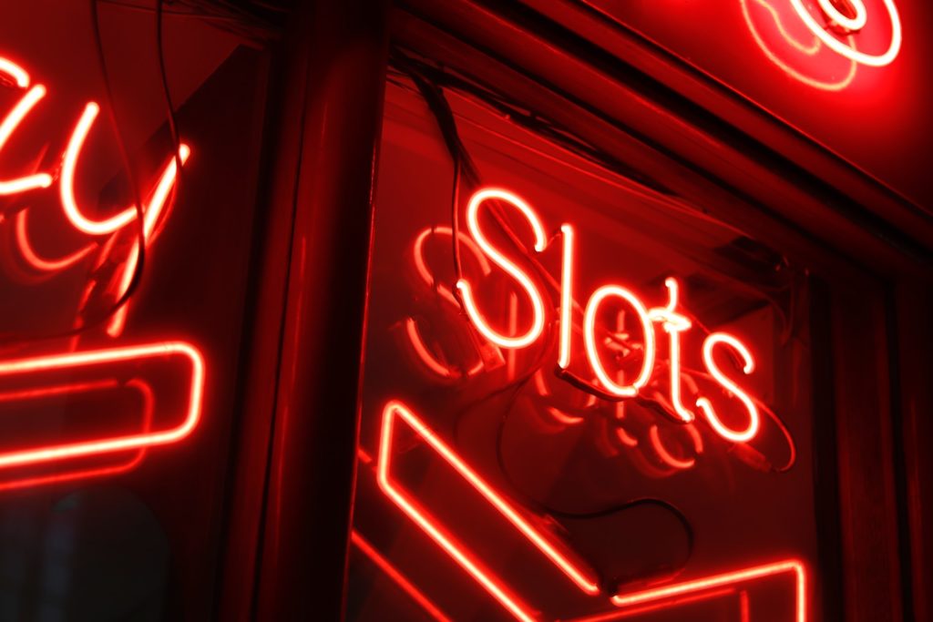 Seriöse Casinos finden und an den beliebtesten Slots zocken