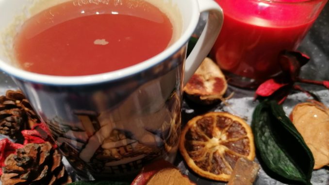 Teepunsch - Bild: Georg Lengenfelder