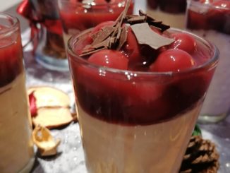 Türchen 21: Rezept für Bayerische Creme mit Glühweinkirschen
