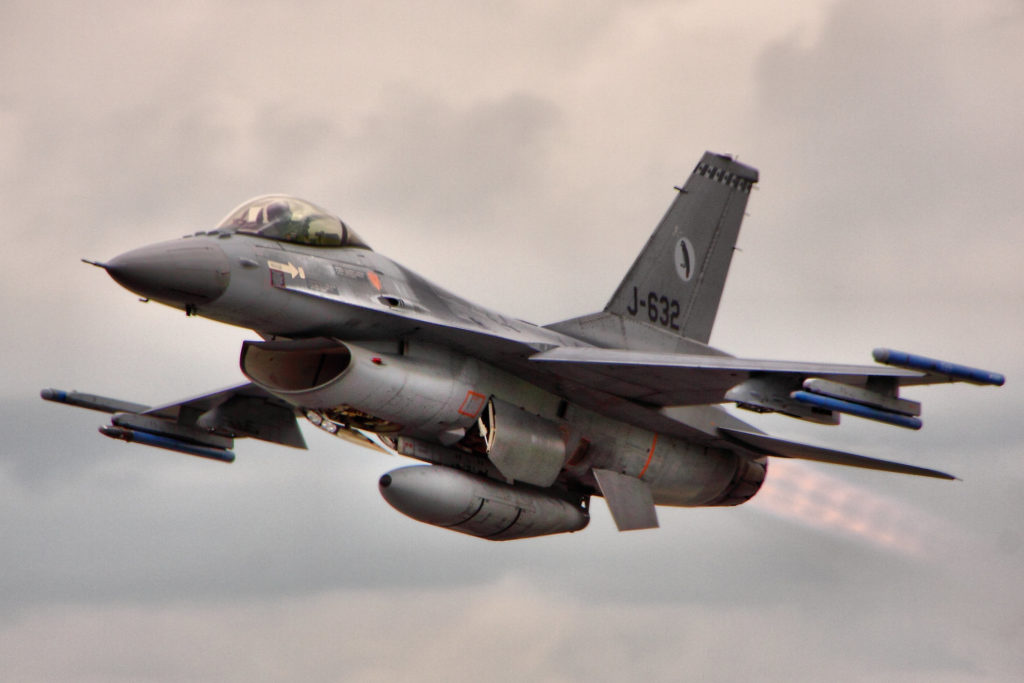 F-16 - Bild: Airwolfhound/CC BY-SA 2.0