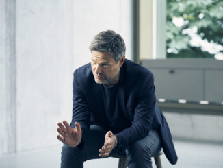 Nach Vetternwirtschaftsvorwürfen:  Habeck offen für schärfere Transparenzregeln