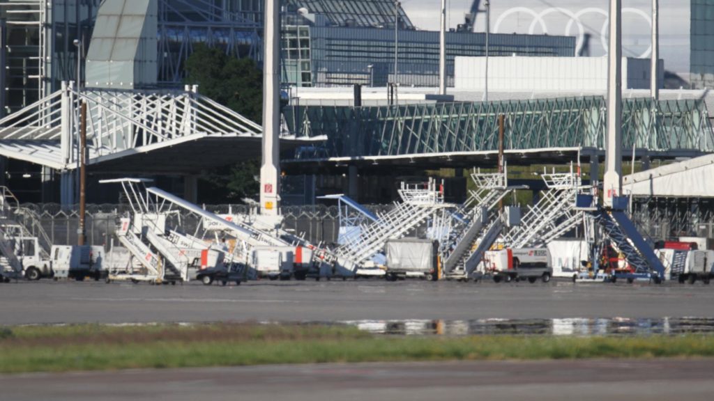 Fluggasttreppen am Flughafen München (über dts Nachrichtenagentur)
