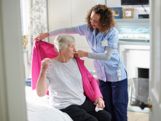 Breites Bündnis warnt vor zunehmendem Risiko für Armut bei Pflegebedürftigkeit