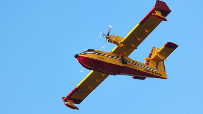 Symbolbild: Löschflugzeug