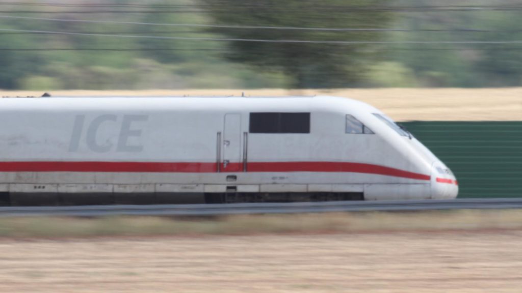 Bahn will Internetverbindung in Zügen verbessern – Tests bis 2024