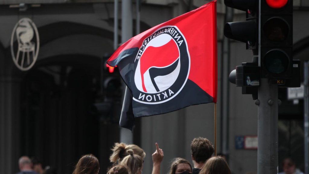 Antifa-Gegenprotest bei Demo von Corona-Skeptikern am 29.08.2020 (über dts Nachrichtenagentur)