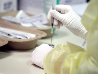 Union will Impfpflicht für Bundestagsstipendiaten streichen