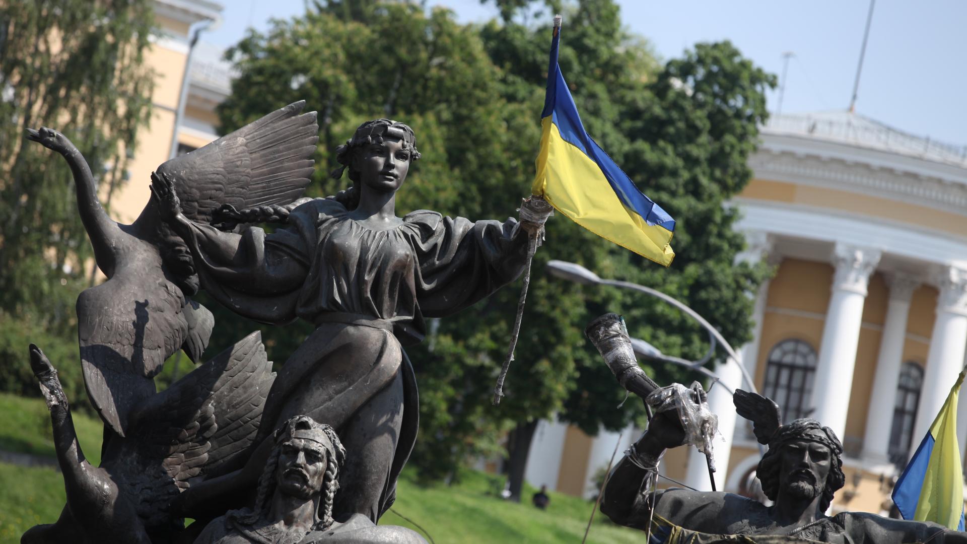 Ukrainische Flagge in Kiew (über dts Nachrichtenagentur)