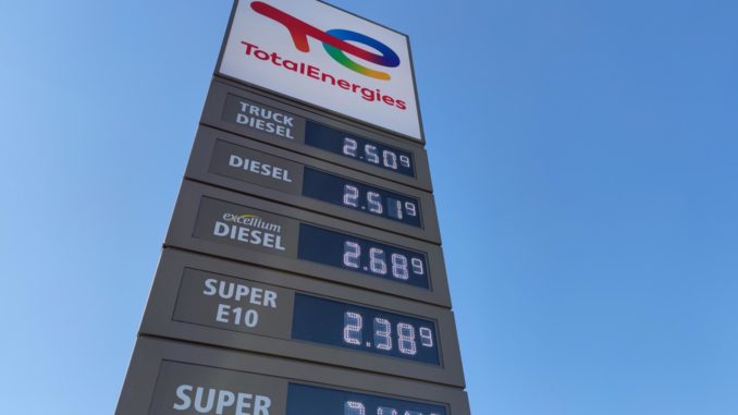 Autobahn-Tankstelle im März 2022 (über dts Nachrichtenagentur)