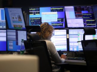 Börse aktuell: Dax baut Gewinne am Mittag aus – Vonovia vorn