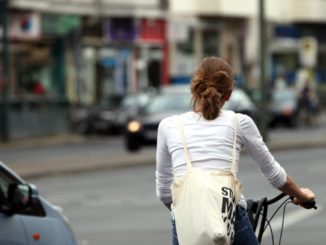 „Früher oder später müssen wir darüber sprechen“: Union bringt allgemeine Helmpflicht für Fahrradfahrer ins Spiel