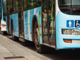 „Keineswegs eine einfache Entscheidung“: NRW-Kommunen widersprechen Verkehrsminister bei 29-Euro-Schülerticket