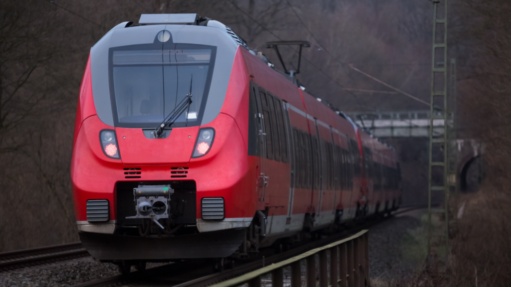 NRW-Verkehrsminister drängt Bund zu Finanzierung von Deutschlandticket