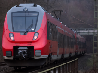 NRW-Verkehrsminister drängt Bund zu Finanzierung von Deutschlandticket