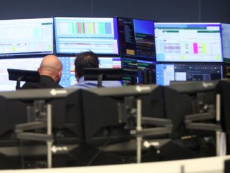 Börse aktuell: Dax dreht am Mittag ins Plus – Berichtssaison wirft Schatten voraus