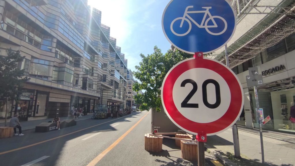 Tempo-20-Schild / Fahrradstraße (über dts Nachrichtenagentur)