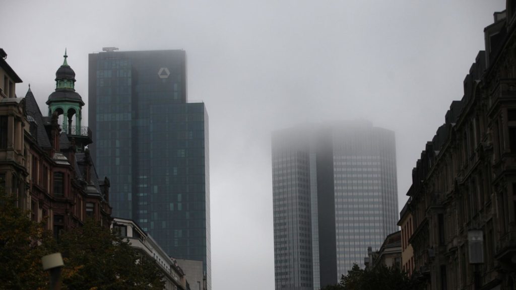 Frankfurter Bankentürme im Nebel (Archiv) (über dts Nachrichtenagentur)