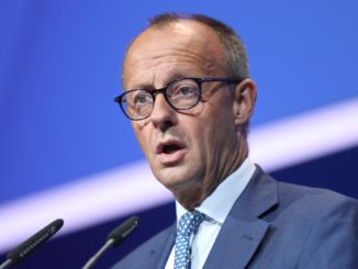 Merz kritisiert Bundestagspräsidentin nach Karlsruher GEG-Urteil