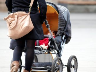 VdK begrüßt geplante Einschränkung beim Elterngeld