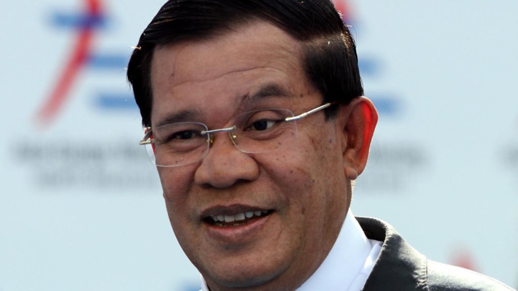 Kambodschas Langzeit-Premierminister Hun Sen übergibt Amt an Sohn