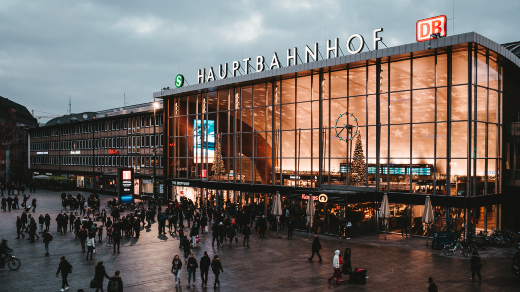 Kölner Hauptbahnhof (über cozmo news)
