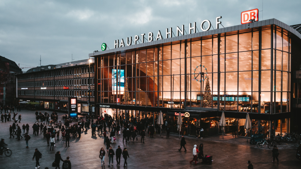 Fahrgastverband Pro Bahn plädiert für mehr Steckdosen an Bahnhöfen