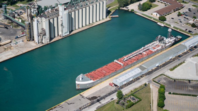 Schiff mit Getreide (über cozmo news)