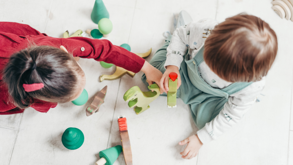 Spielende Kinder (über cozmo news)