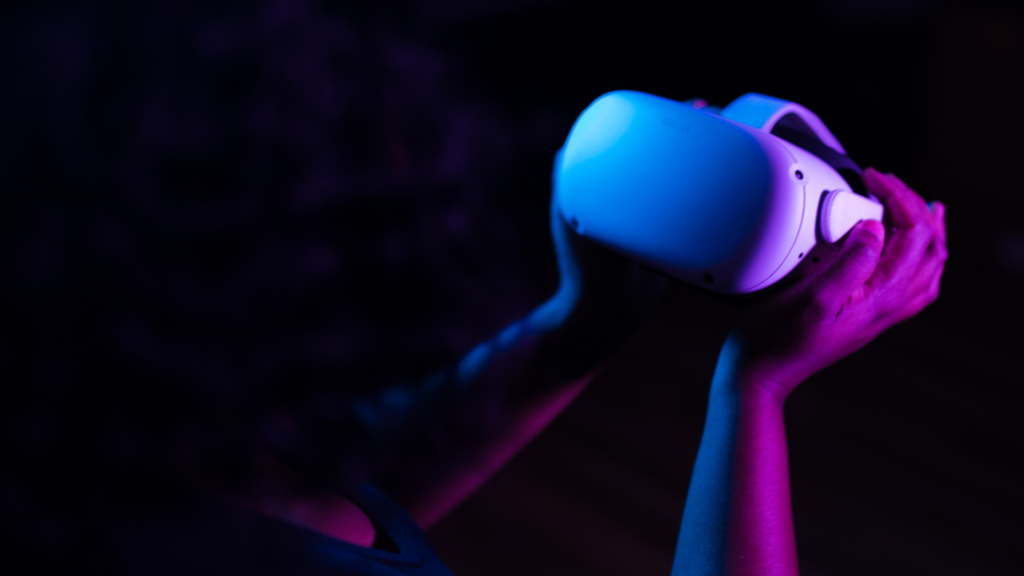 VR-Headset (über cozmo news)