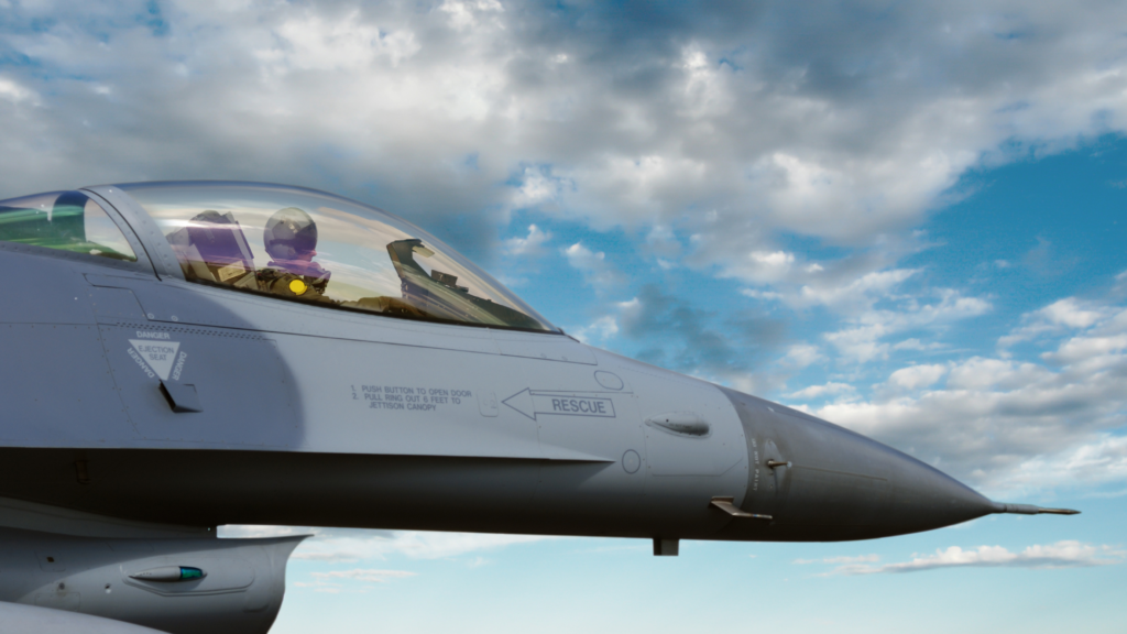 F-16 (über cozmo news)