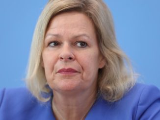 Grüne kritisieren Faesers Pläne für längeren Ausreisegewahrsam