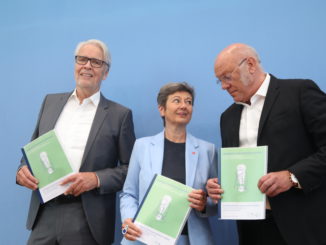 Umfrage vorgestellt: Große Mehrheit will Pflegevollversicherung